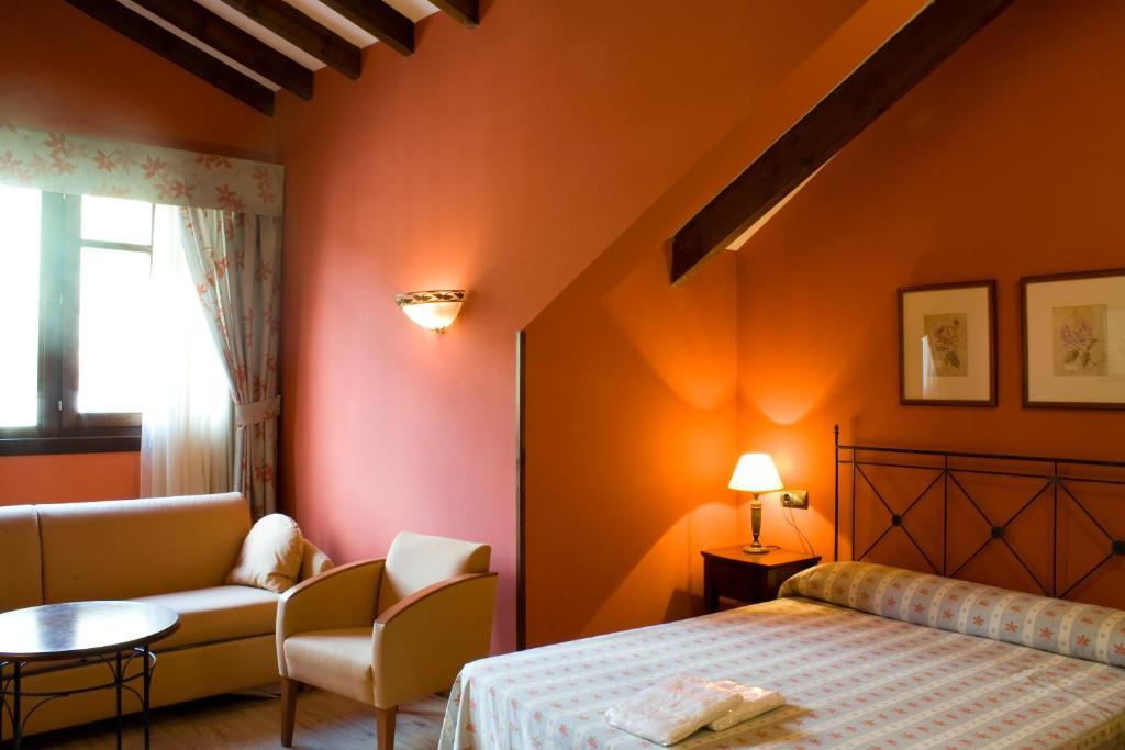 Hotel Torrepalacio Проаса Екстер'єр фото